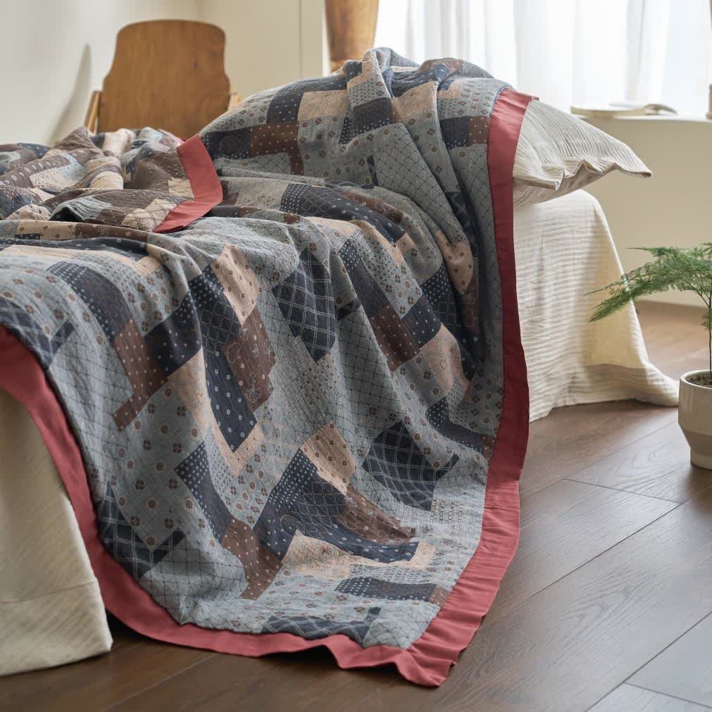 Leichte Steppdecke aus Baumwollgaze mit Patchwork-Muster