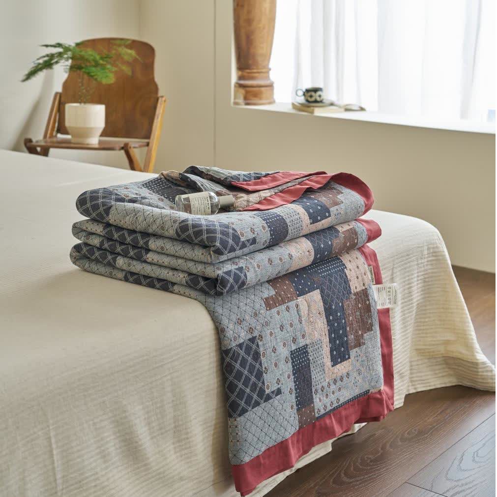 Leichte Steppdecke aus Baumwollgaze mit Patchwork-Muster