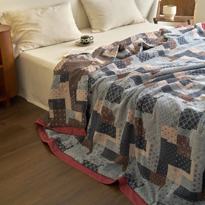 Leichte Steppdecke aus Baumwollgaze mit Patchwork-Muster