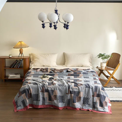 Leichte Steppdecke aus Baumwollgaze mit Patchwork-Muster