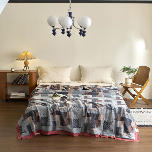 Leichte Steppdecke aus Baumwollgaze mit Patchwork-Muster