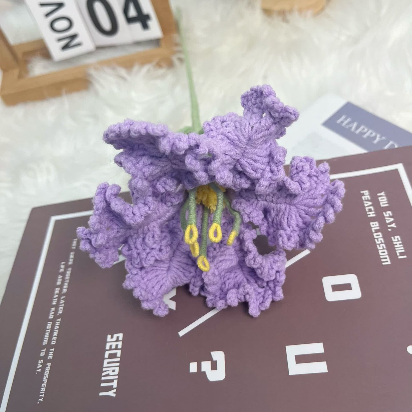 Handgemachter gestrickter Häkelstrauß aus ewiger Kreppmyrte