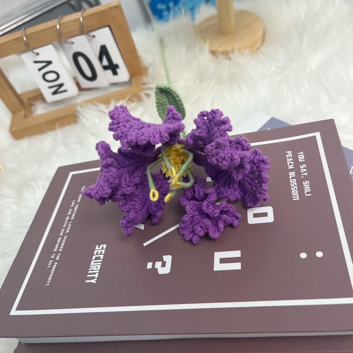 Handgemachter gestrickter Häkelstrauß aus ewiger Kreppmyrte