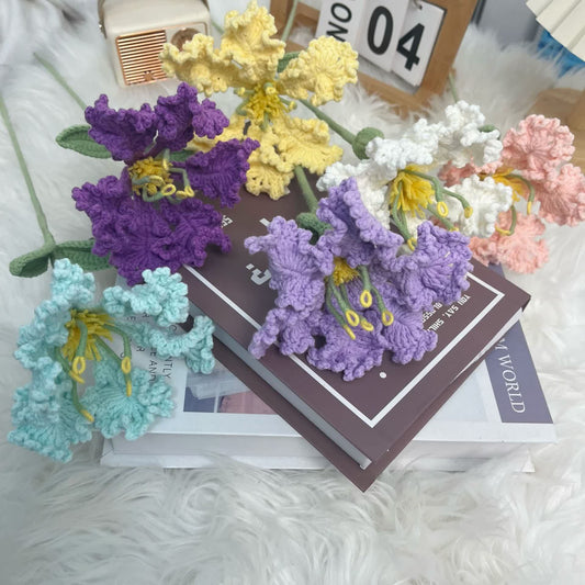 Handgemachter gestrickter Häkelstrauß aus ewiger Kreppmyrte