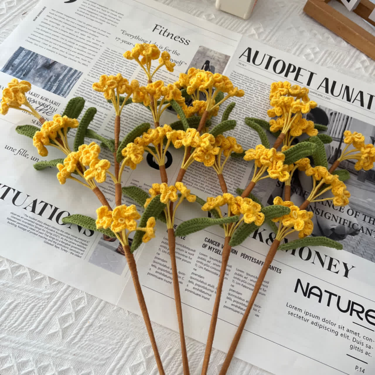 Handgefertigter gestrickter und gehäkelter Osmanthus Fragrans-Bouquet