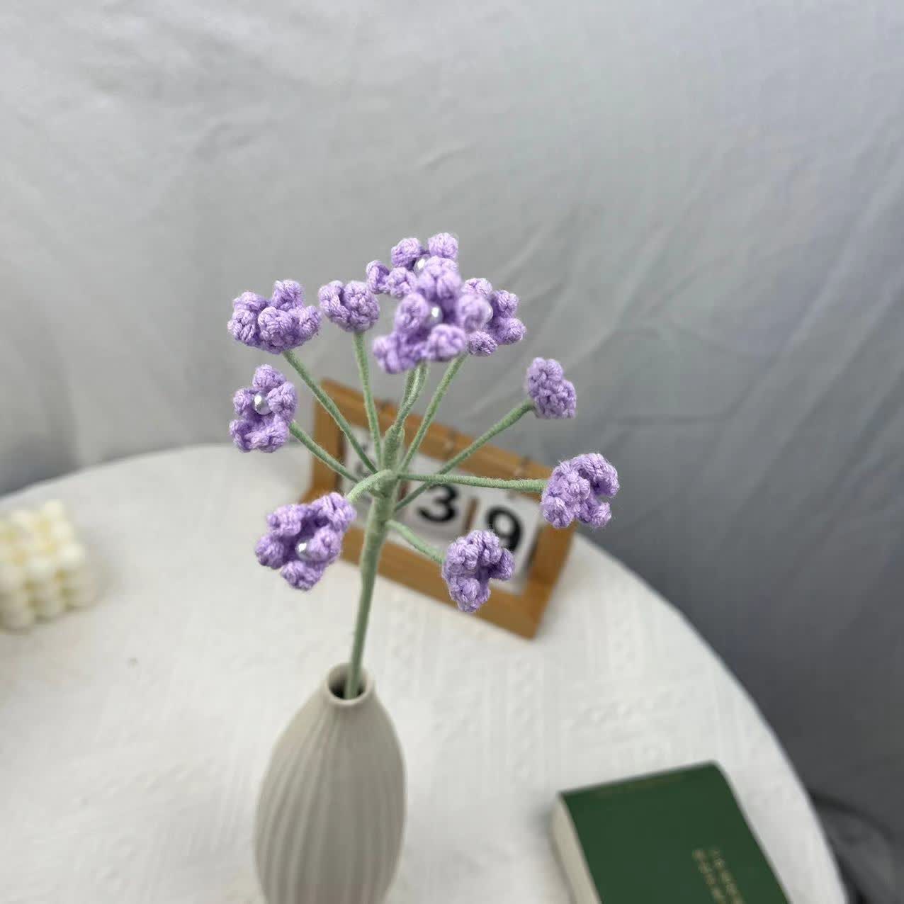 Handgemachter gestrickter Häkel-Gypsophila-Bouquet