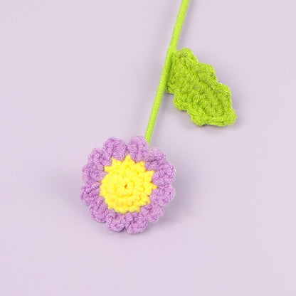 Schöner handgemachter gestrickter Häkel-Gänseblümchenstrauß
