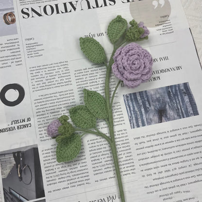 Handgemachter gestrickter gehäkelter Kamelienblütenzweig-Blumenstrauß