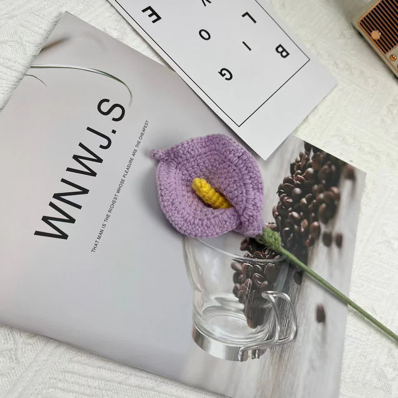 Handgemachter gestrickter gehäkelter Calla-Lilien-Bouquet