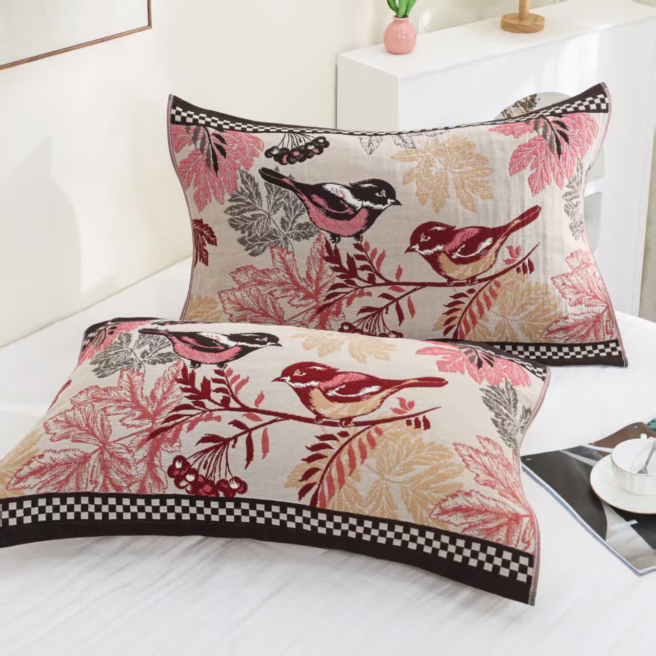 Vierlagige Steppdecke aus Jacquard-Baumwolle „Rural Bird“
