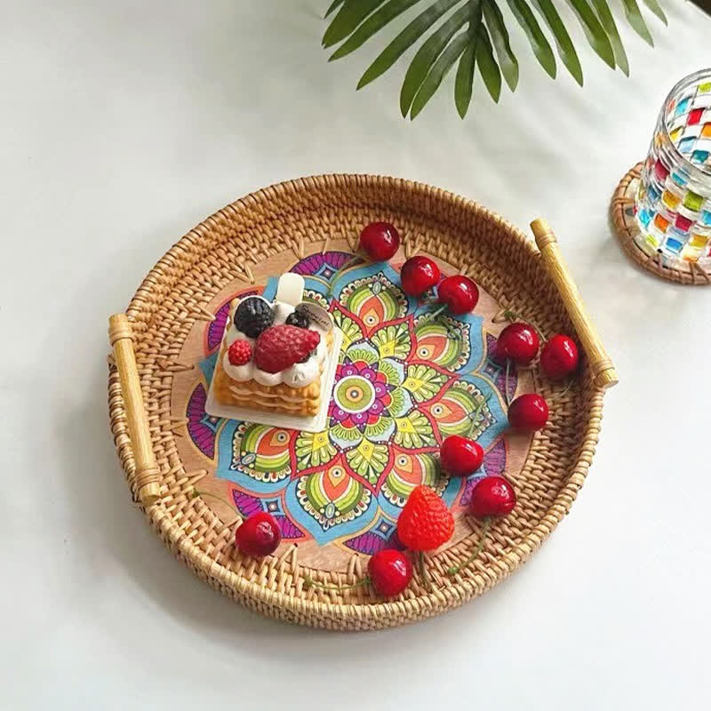 Snackkorb aus Rattantablett im ethnischen Stil