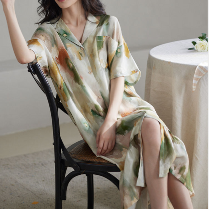 Weiches, lässiges Nachthemd aus Batik-Satin