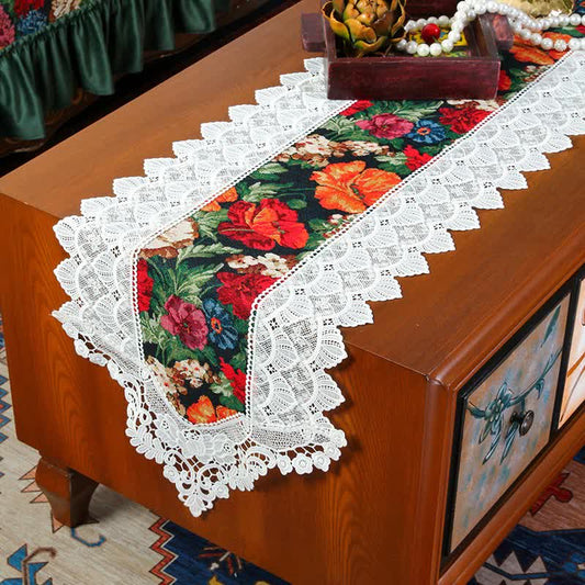 Vintage Patchwork-Tischläufer mit floraler Spitze
