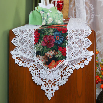 Vintage Patchwork-Tischläufer mit floraler Spitze