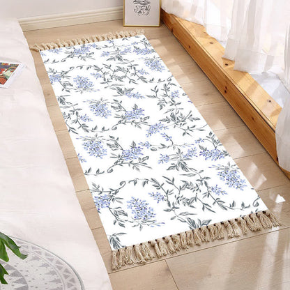 Bodenmatte mit floralen Quasten im frischen Pastoralstil