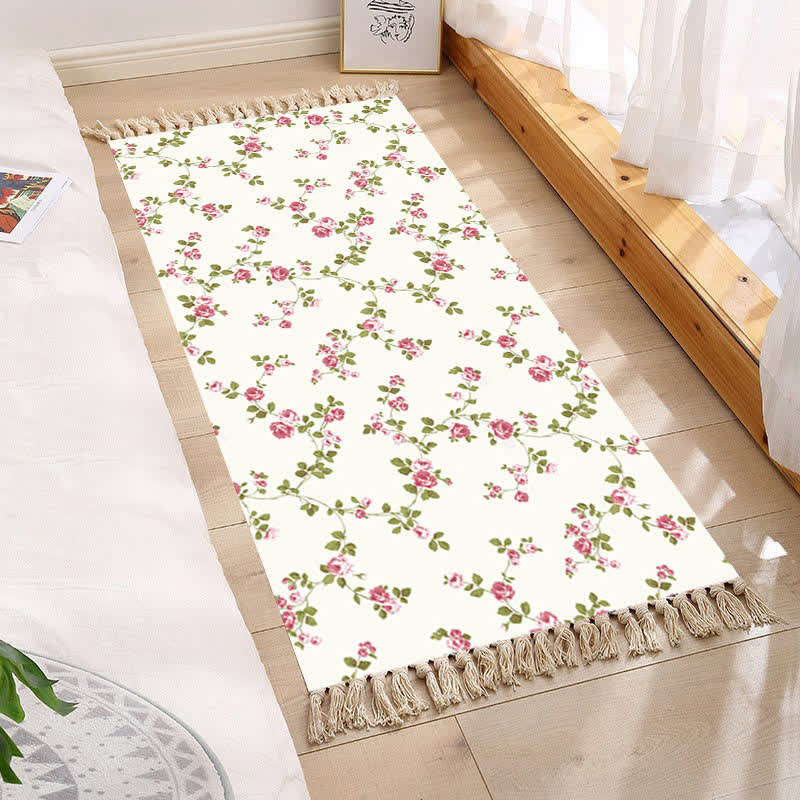 Bodenmatte mit floralen Quasten im frischen Pastoralstil