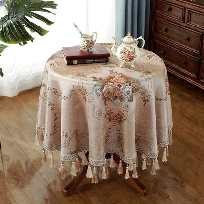 Elegante Tischdecke mit Blumenmuster aus Chenille-Jacquard