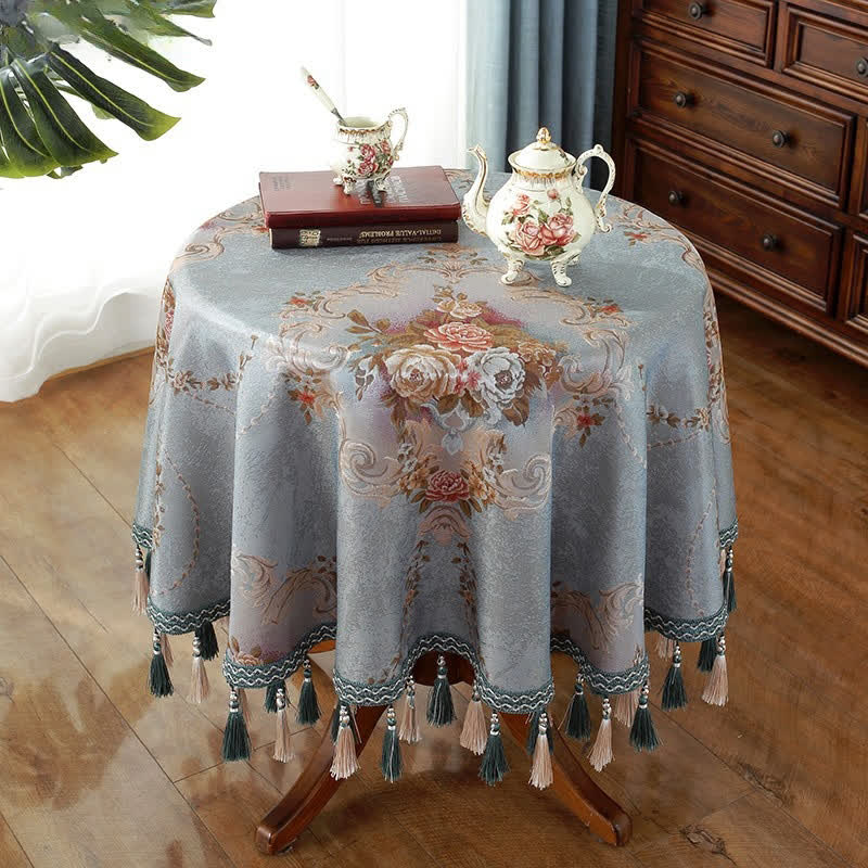 Elegante Tischdecke mit Blumenmuster aus Chenille-Jacquard