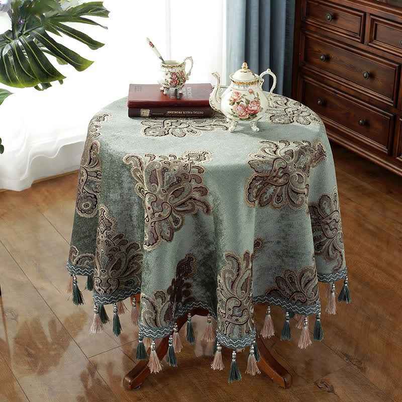 Elegante Tischdecke mit Blumenmuster aus Chenille-Jacquard