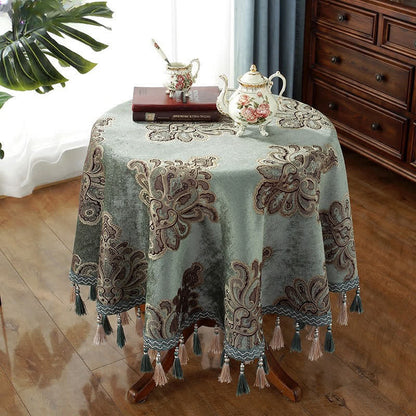 Elegante Tischdecke mit Blumenmuster aus Chenille-Jacquard
