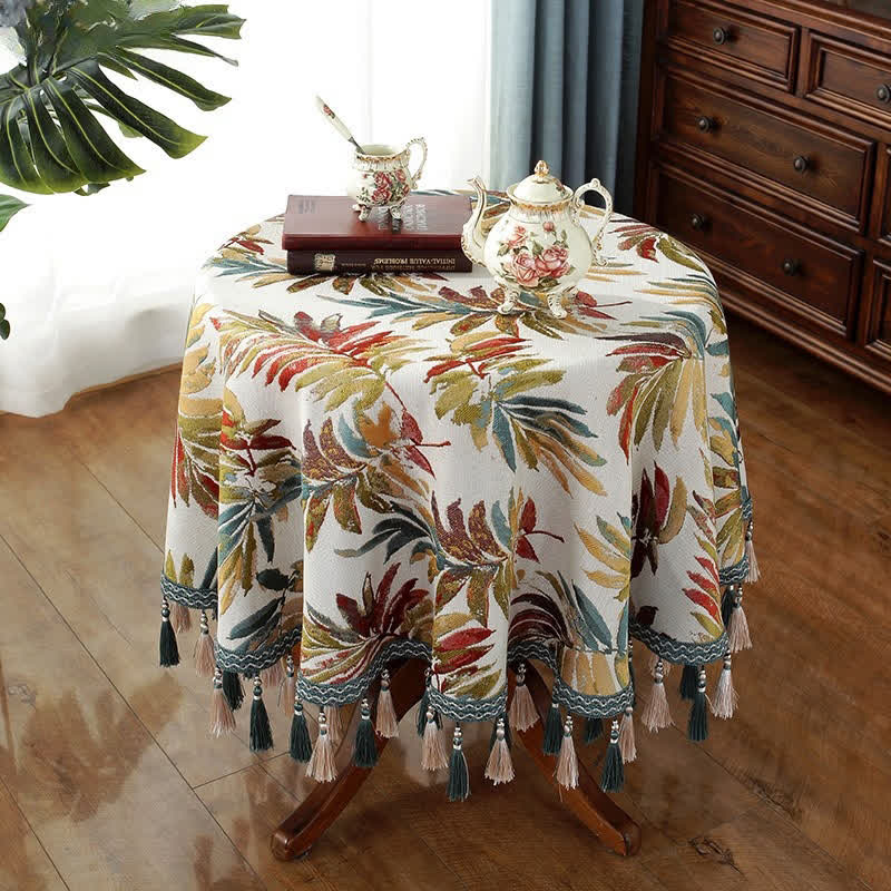 Elegante Tischdecke mit Blumenmuster aus Chenille-Jacquard