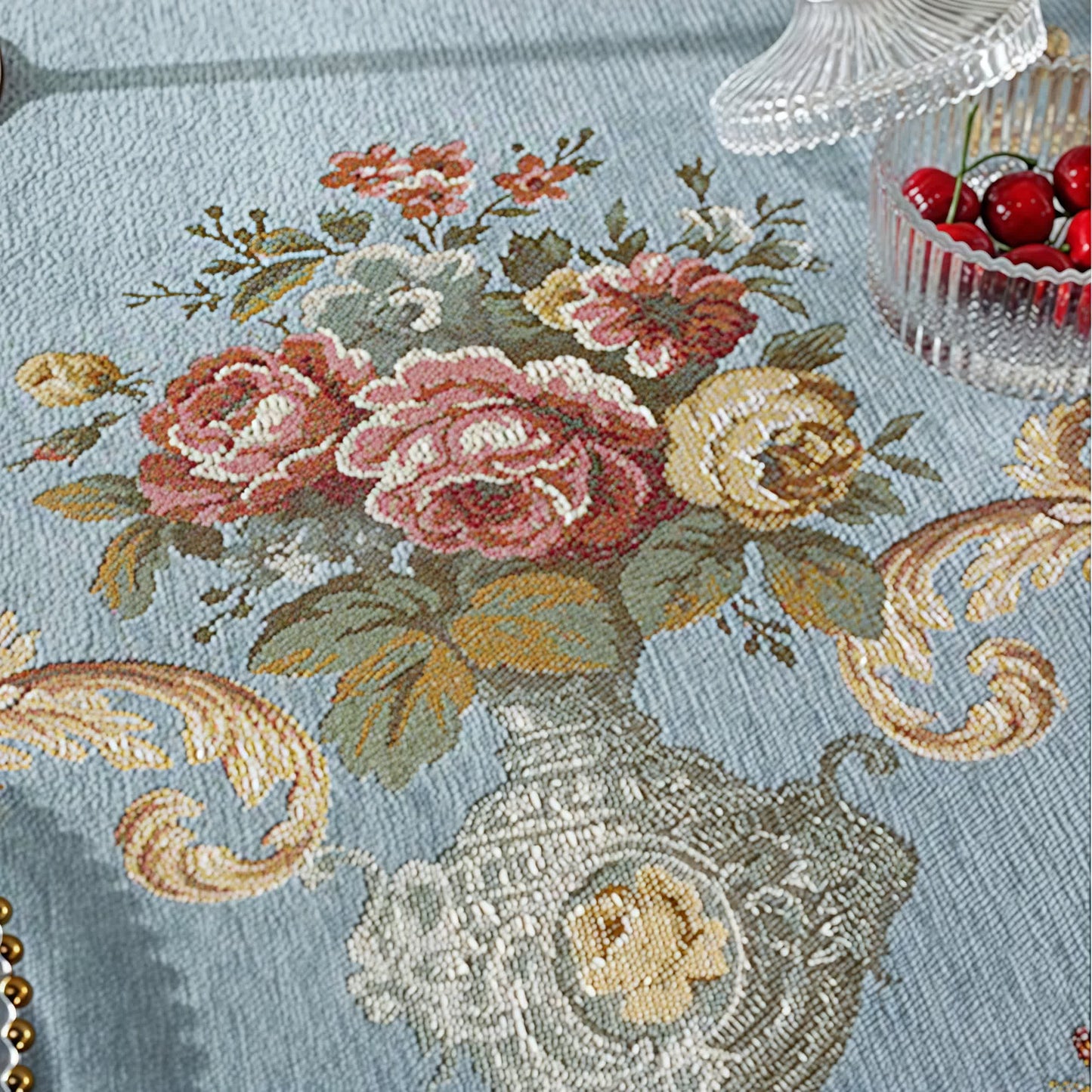 Elegante Tischdecke mit Blumenmuster aus Chenille-Jacquard
