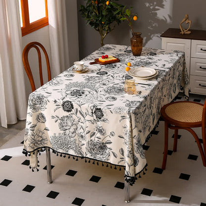 Tischdecke mit Hortensien-Ethno-Quasten-Print