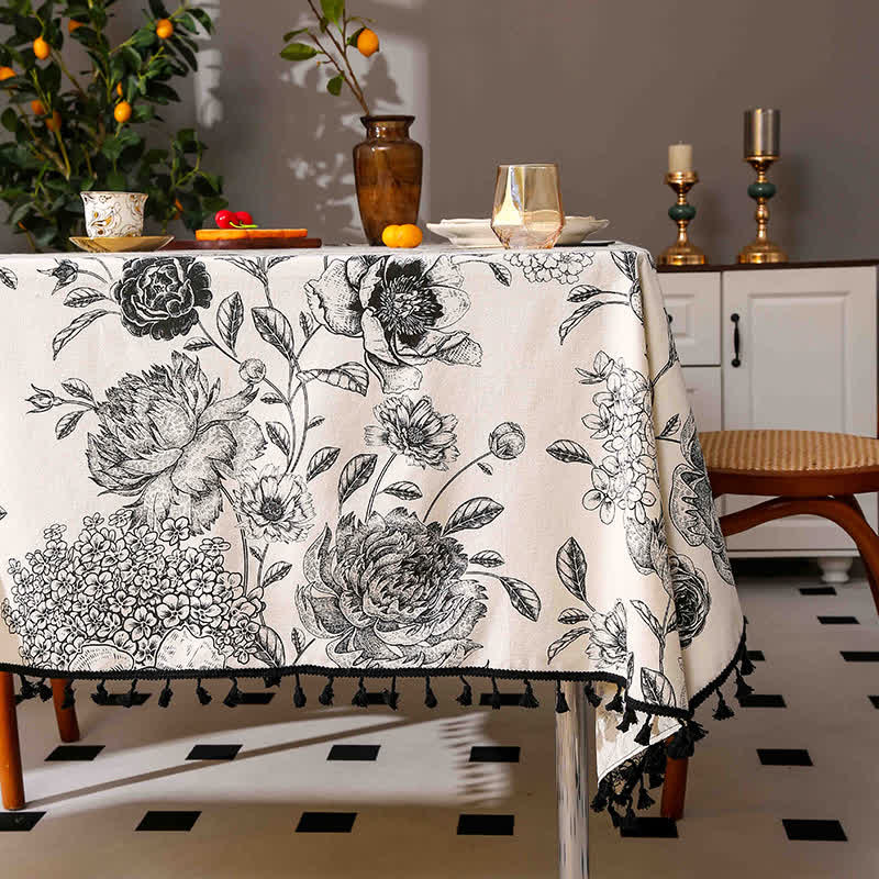 Tischdecke mit Hortensien-Ethno-Quasten-Print