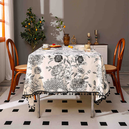 Tischdecke mit Hortensien-Ethno-Quasten-Print