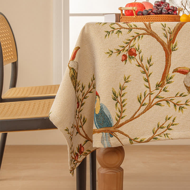 Elegante garngefärbte Tischdecke mit Blumen und Vögeln