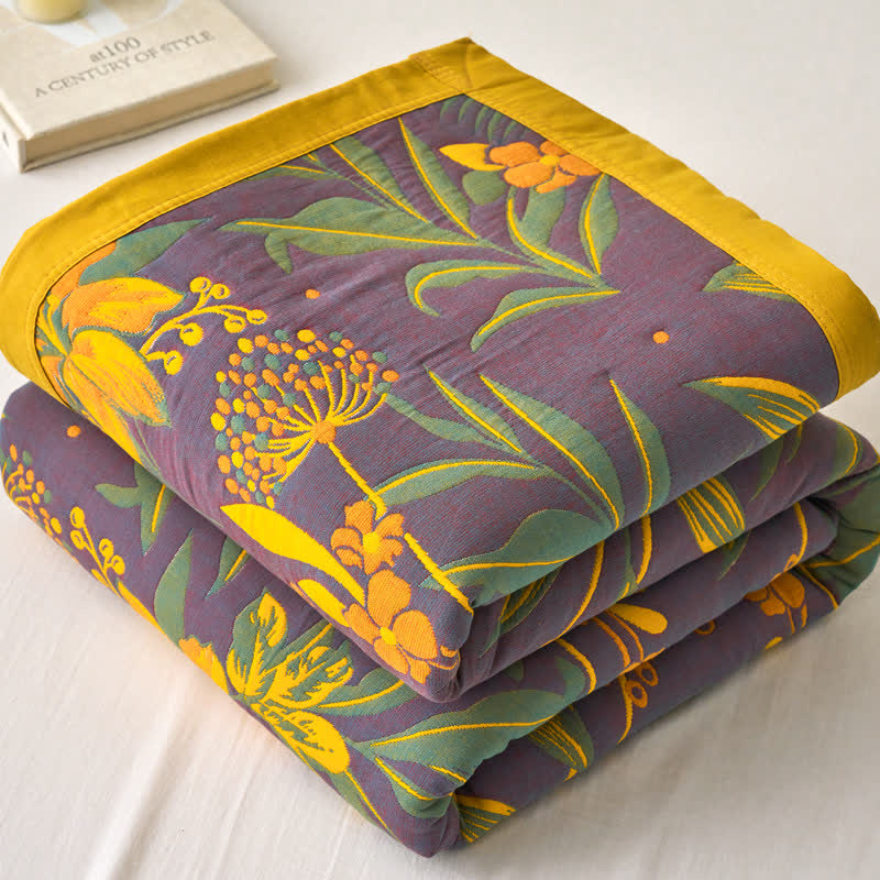 Bequeme Steppdecke aus dreilagiger Baumwollgaze mit Blumenmuster