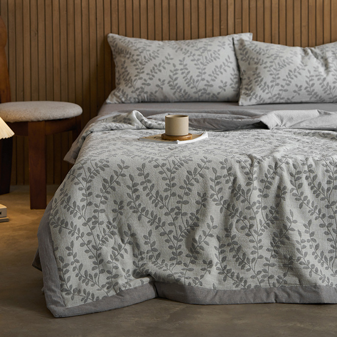 Dreilagige Baumwollgaze-Bettwäsche mit Jacquard-Blattmuster