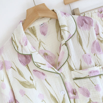 Jacquard-Pyjama-Set aus Baumwollgaze mit Tulpenmuster und Revers