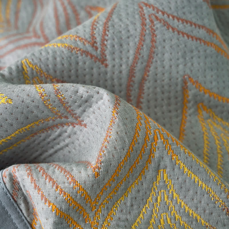 Atmungsaktive Jacquarddecke aus garngefärbter Baumwollgaze