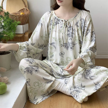 Loungewear-Set mit Rundhalsausschnitt und Blumen- und Schmetterlingsmuster
