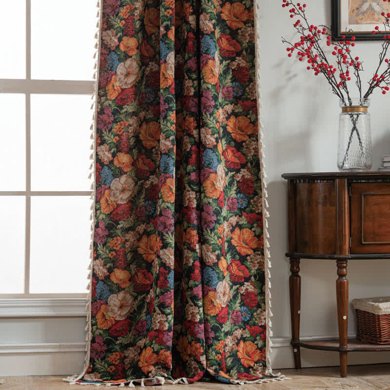 Halbverdunkelnder Jacquard-Vorhang mit Blumenmuster und Quasten