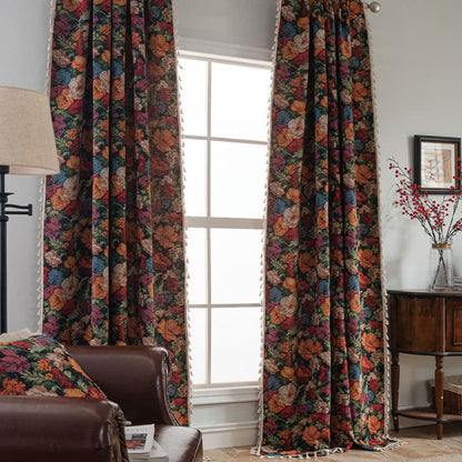 Halbverdunkelnder Jacquard-Vorhang mit Blumenmuster und Quasten