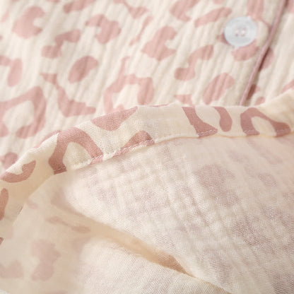 Pyjama-Set aus Baumwollgaze mit Leopardenmuster und Revers (3-teilig)