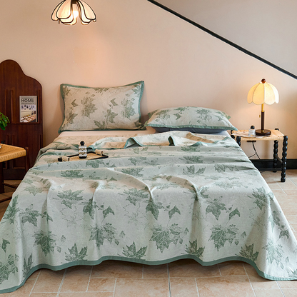Jacquard-Steppdecke aus Baumwollgaze mit Ahornblättern