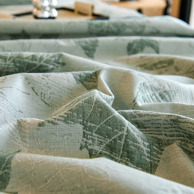 Jacquard-Steppdecke aus Baumwollgaze mit Ahornblättern