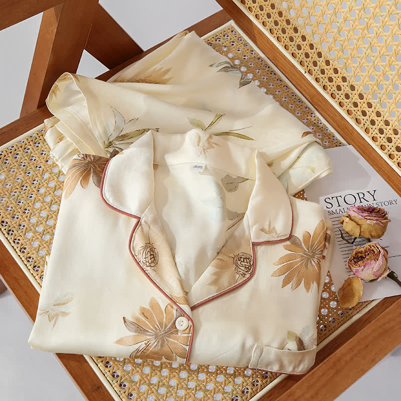 Lässiges, weiches Pyjama-Set aus pastellfarbenem Satin