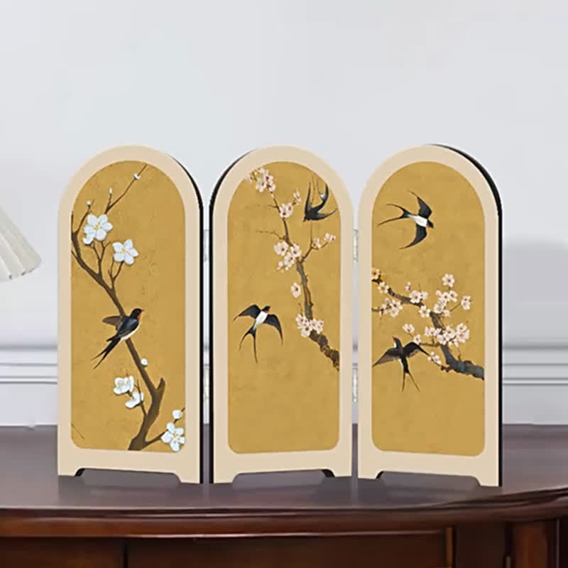 Faltbares Ornament mit fliegendem Vogel und Blumenmotiv