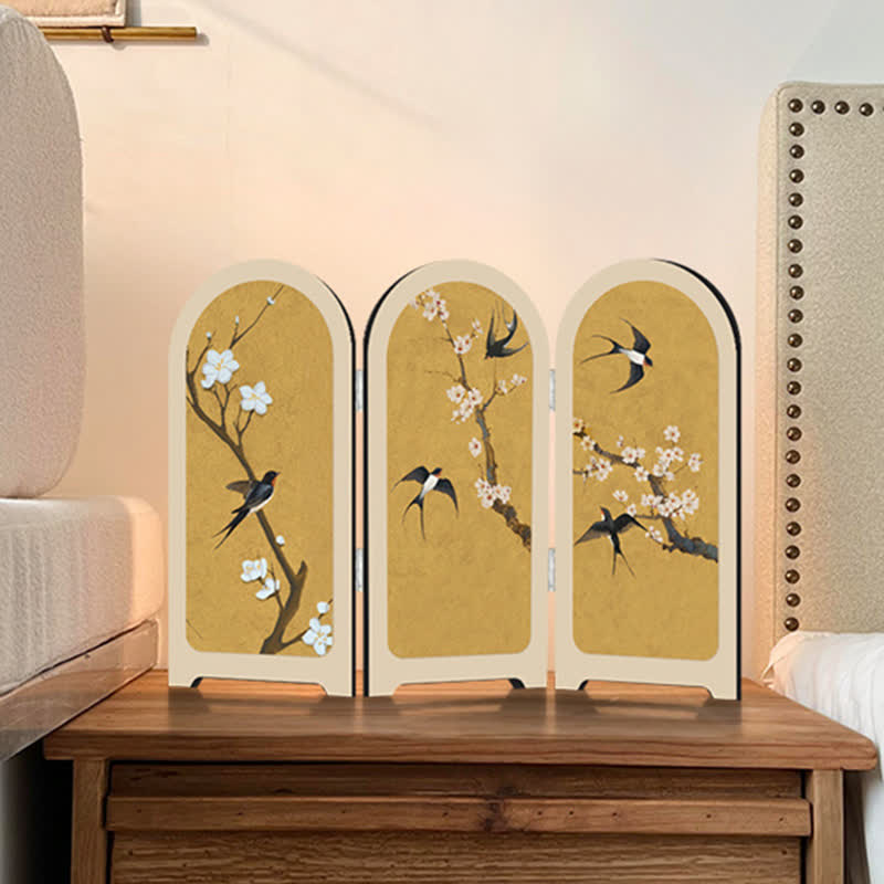 Faltbares Ornament mit fliegendem Vogel und Blumenmotiv