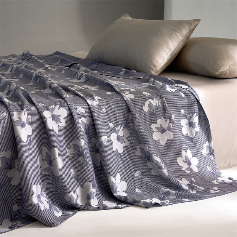 Atmungsaktive Steppdecke aus Lyocellfaser mit Retro-Blumenmuster