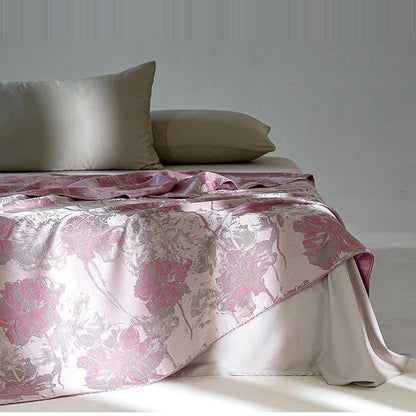 Atmungsaktive, weiche Steppdecke aus Lyocellfaser mit Blumenmuster