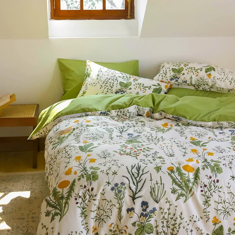 Bettwäscheset aus Baumwolle mit Blumenzweigen (4-teilig)