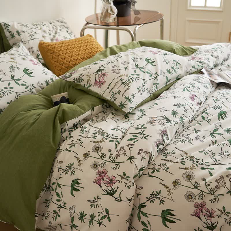 Bettwäscheset aus Baumwolle mit Blumenzweigen (4-teilig)