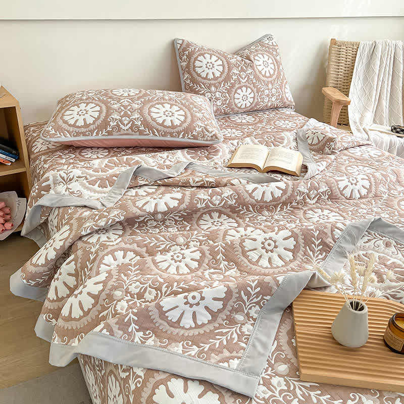 Jacquard-Tagesdecke mit geometrischem Muster