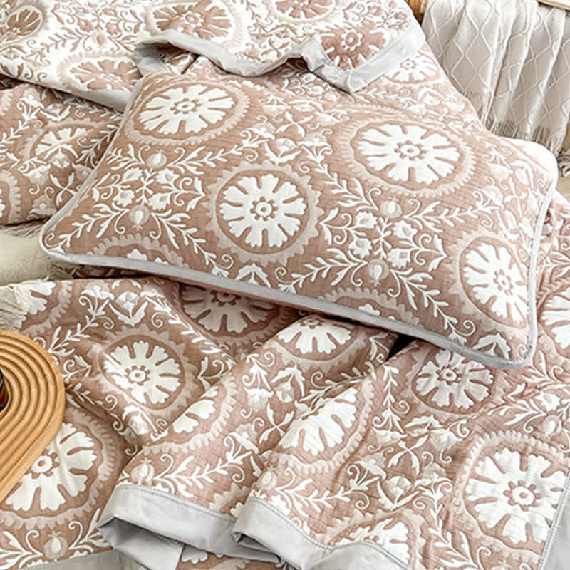 Jacquard-Tagesdecke mit geometrischem Muster
