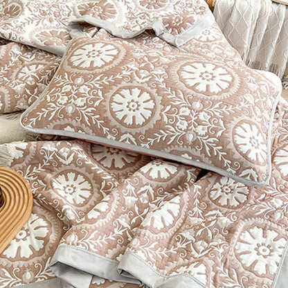 Jacquard-Tagesdecke mit geometrischem Muster